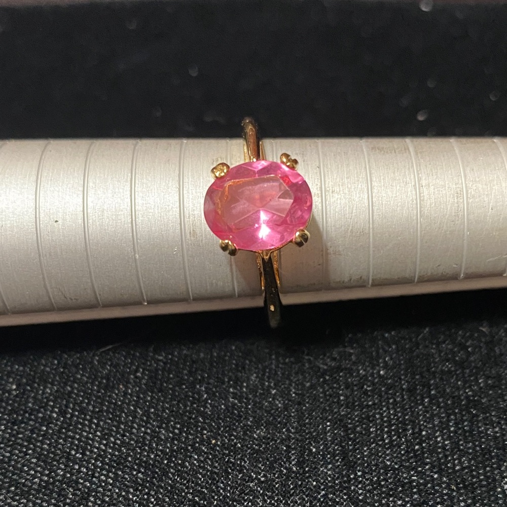 Elegant vintage Pink crystal Gold Ring